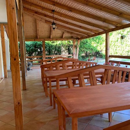 Domacinstvo Bakic Guest House Irig Exterior photo