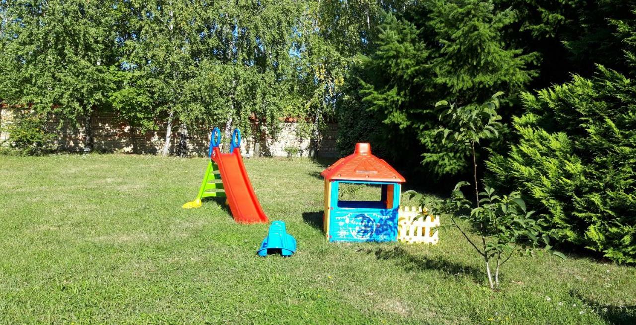 Domacinstvo Bakic Guest House Irig Exterior photo
